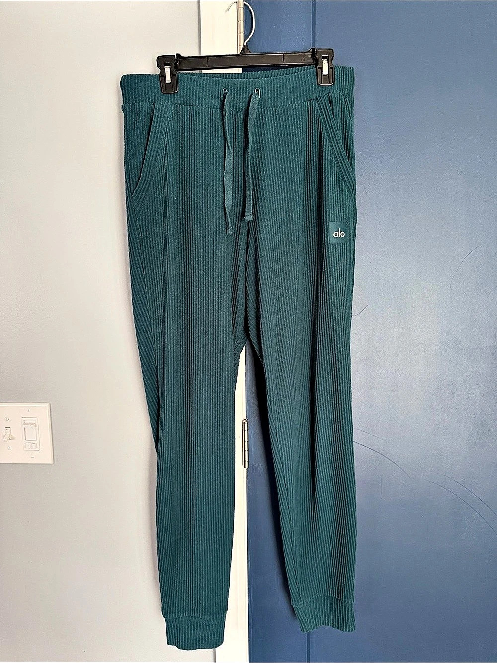 alo Ribbed Joggers in Green Size Large EUC